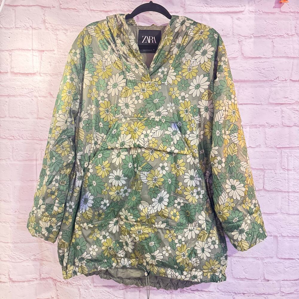 Zara Green Floral Puffer Jacket Size M/L #puffer #y2k #cottagecore